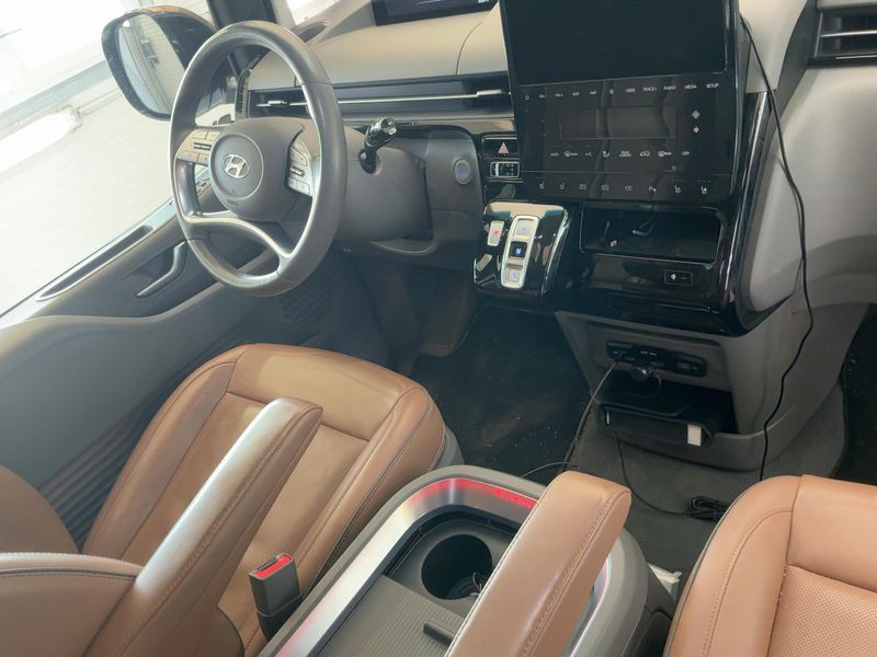 Hyundai Staria 2.2 CRDi Signature 4WD 2022 – снимка 18