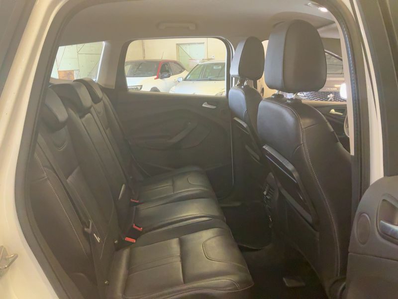Ford Kuga 2.0 TDCi Titanium 2013 – снимка 19