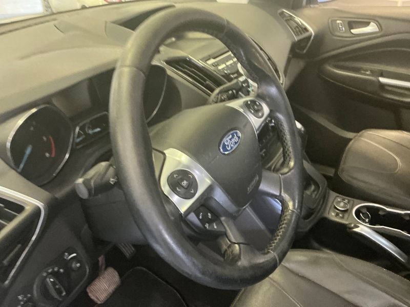 Ford Kuga 2.0 TDCi Titanium 2013 – снимка 25