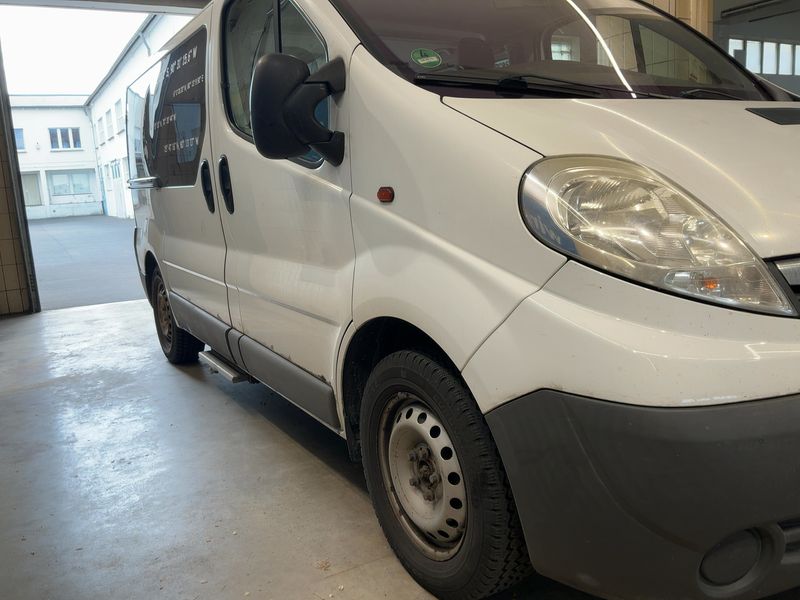 Opel Vivaro 2.0 CDTI Kombi L1H1 2,7t 2013 – снимка 12