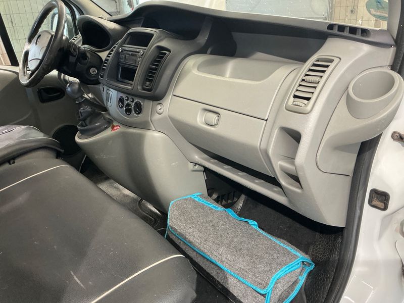 Opel Vivaro 2.0 CDTI Kombi L1H1 2,7t 2013 – снимка 33