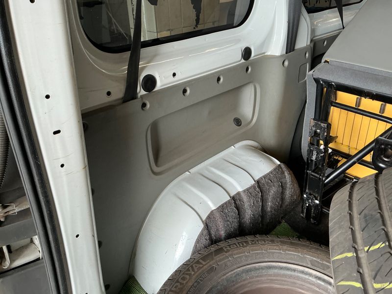 Opel Vivaro 2.0 CDTI Kombi L1H1 2,7t 2013 – снимка 29
