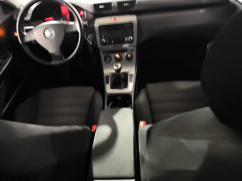 Volkswagen Passat 2.0 TDI Sportline 2005 – снимка 11