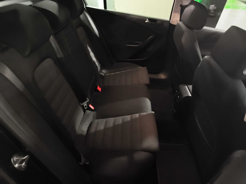 Volkswagen Passat 2.0 TDI Sportline 2005 – снимка 13