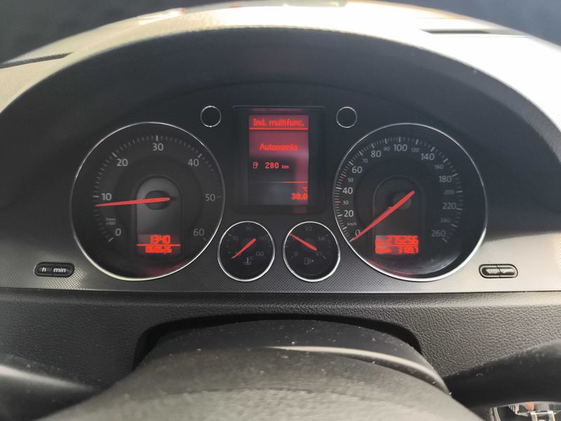 Volkswagen Passat 2.0 TDI Sportline 2005 – снимка 12