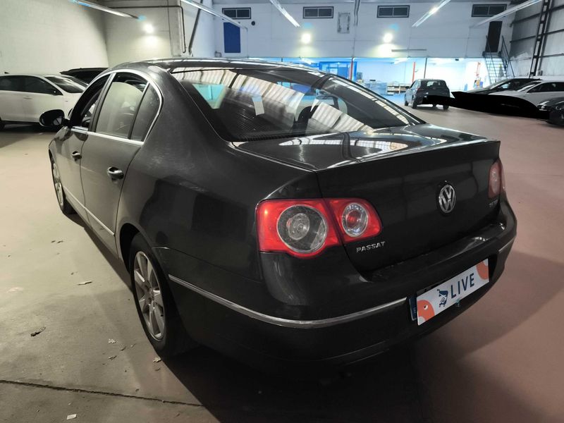Volkswagen Passat 2.0 TDI Sportline 2005 – снимка 3