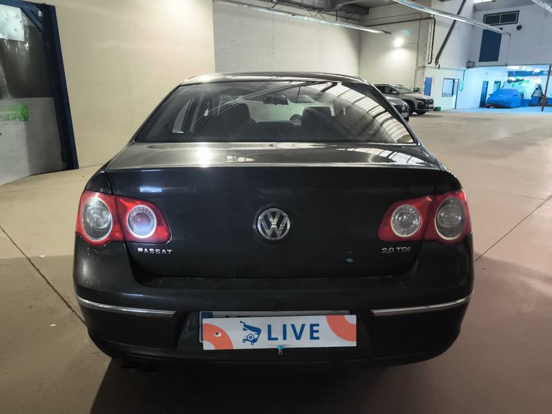 Volkswagen Passat 2.0 TDI Sportline 2005 – снимка 4