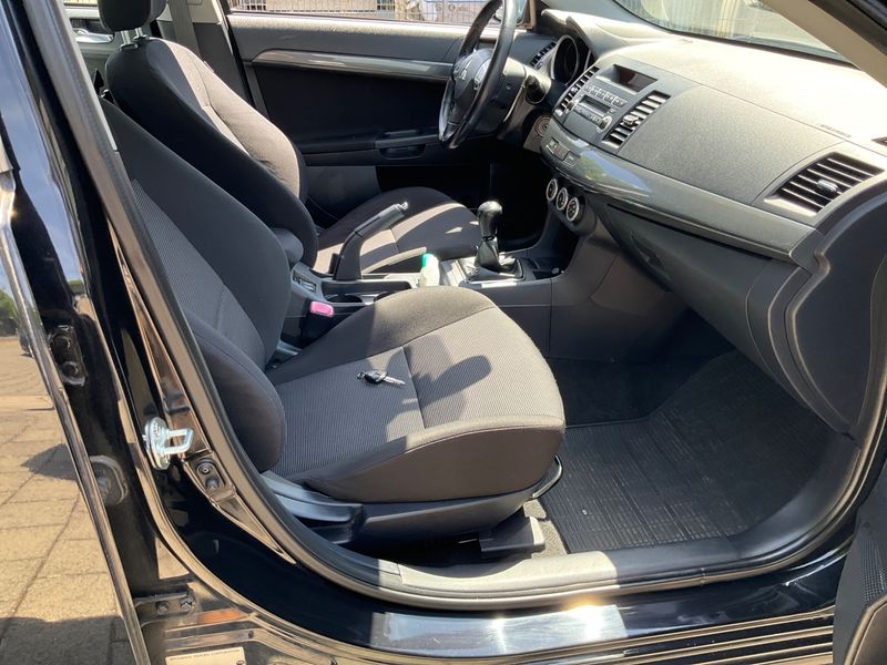 Mitsubishi Lancer 1.8 DOHC Intense 2009 – снимка 3