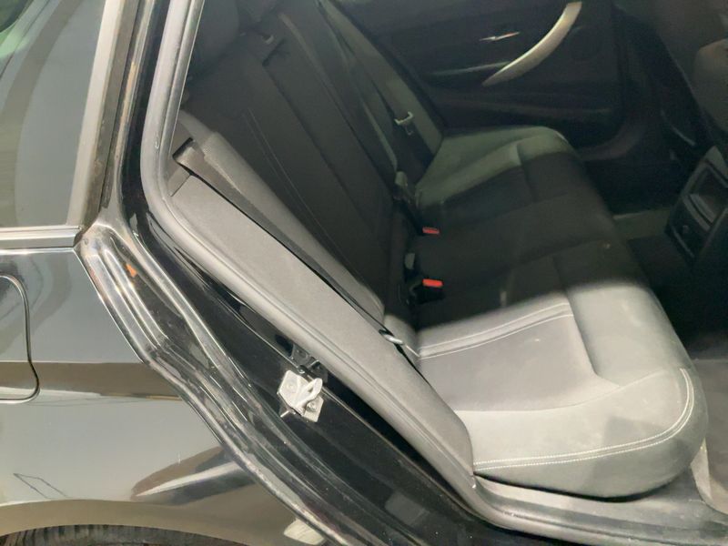 BMW 3er 318d Advantage 2017 – снимка 14