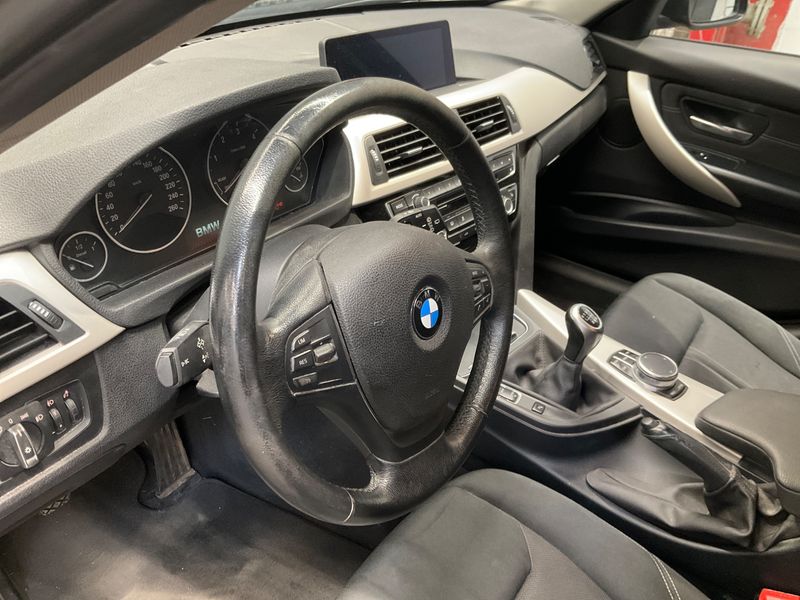 BMW 3er 318d Advantage 2017 – снимка 24