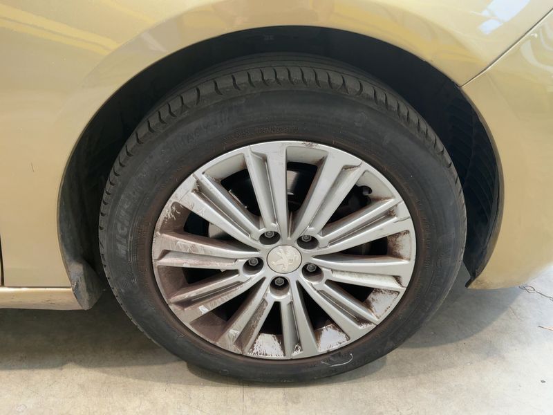 Peugeot 308 1.2 e-THP Allure 2017 – снимка 11