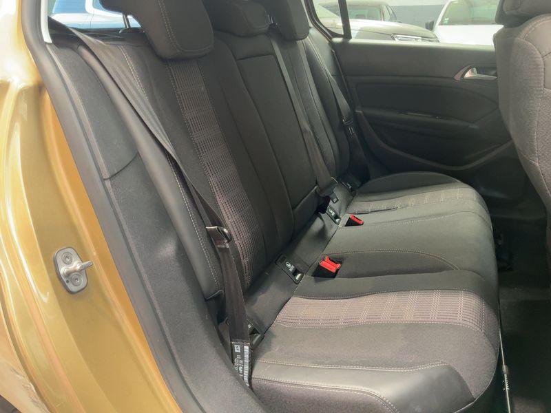 Peugeot 308 1.2 e-THP Allure 2017 – снимка 19