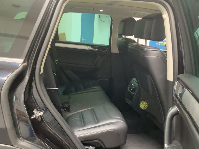 Volkswagen Touareg 3.0 V6 TDI Carat 4Motion 2015 – снимка 19