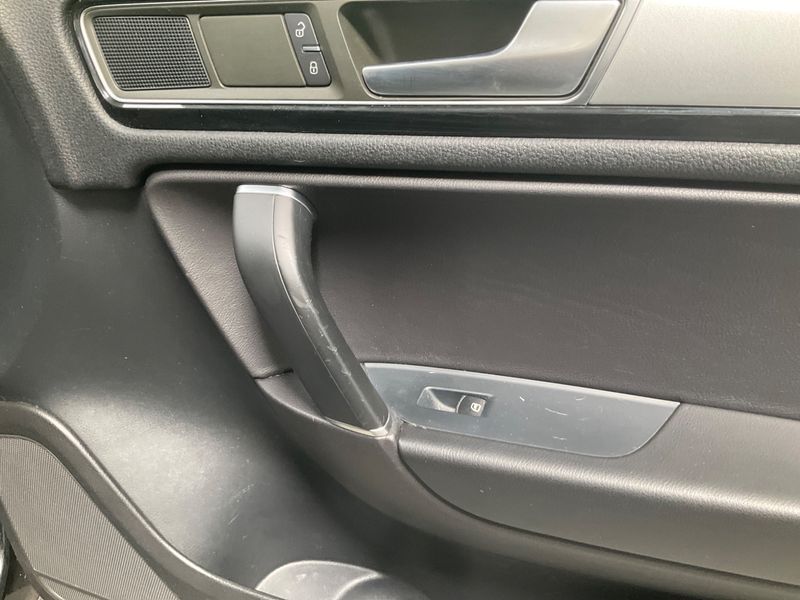 Volkswagen Touareg 3.0 V6 TDI Carat 4Motion 2015 – снимка 24