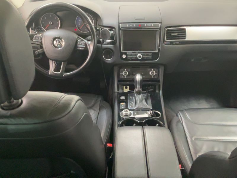 Volkswagen Touareg 3.0 V6 TDI Carat 4Motion 2015 – снимка 17