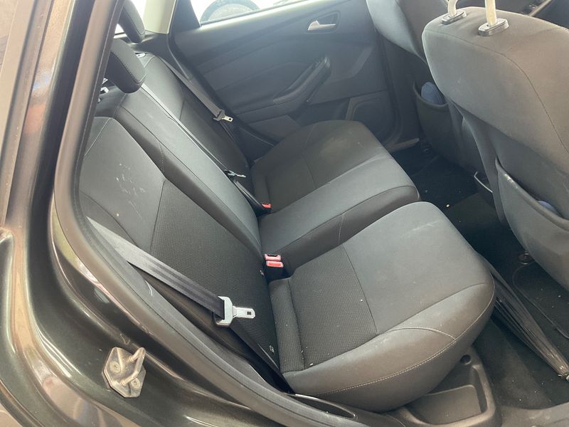 Ford Focus 1.6 TDCi Trend+ 2015 – снимка 19