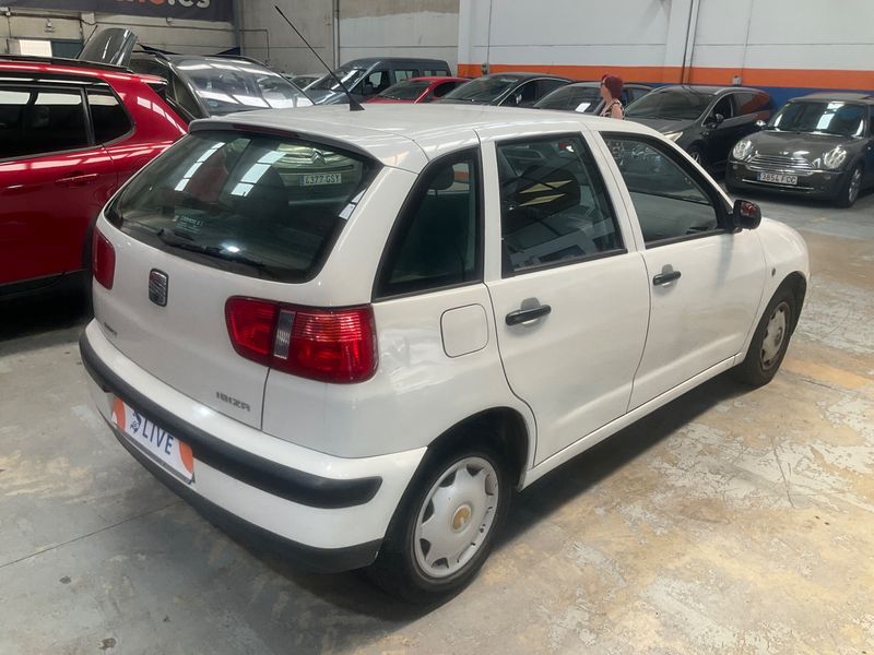 Seat Ibiza 1.4 Stella 2001 – снимка 2
