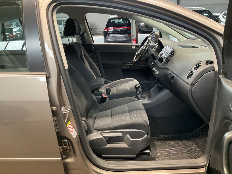 Volkswagen Golf VI Plus 1.6 TDI Team 2009 – снимка 3