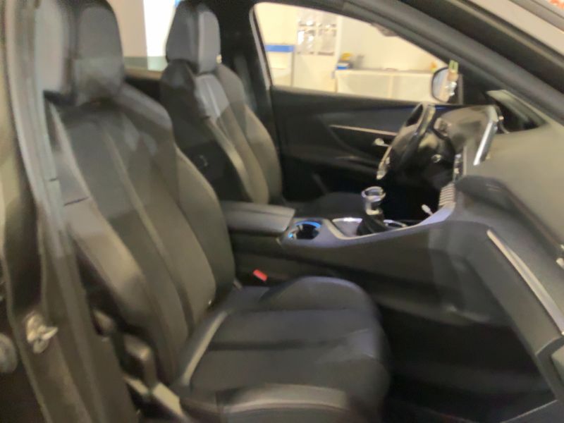 Peugeot 3008 1.5 Blue-HDi GT Line 2019 – снимка 16