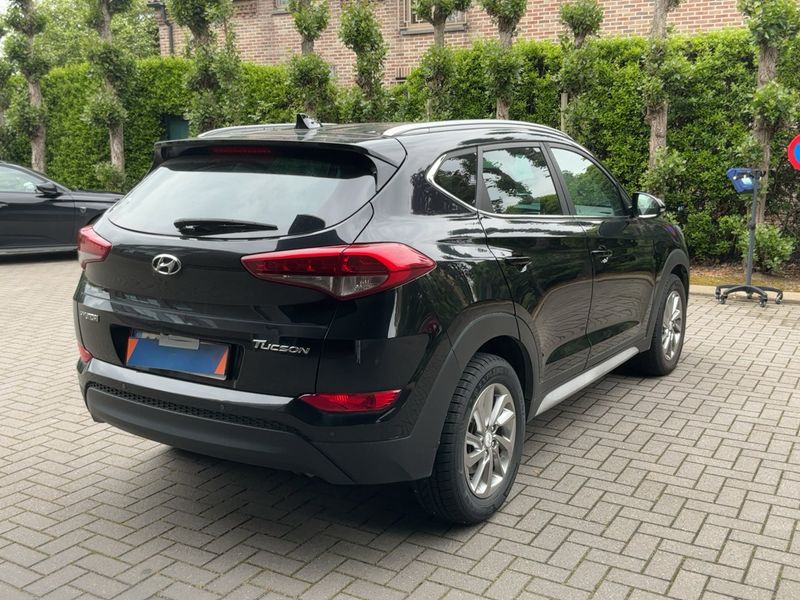 Hyundai Tucson 1.7 CRDi Style blue 2WD 2017 – снимка 8