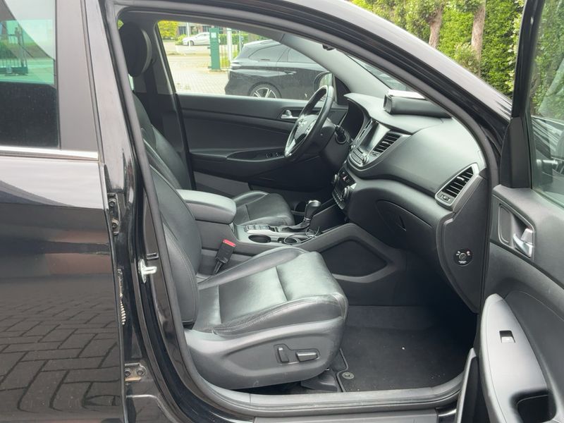 Hyundai Tucson 1.7 CRDi Style blue 2WD 2017 – снимка 16