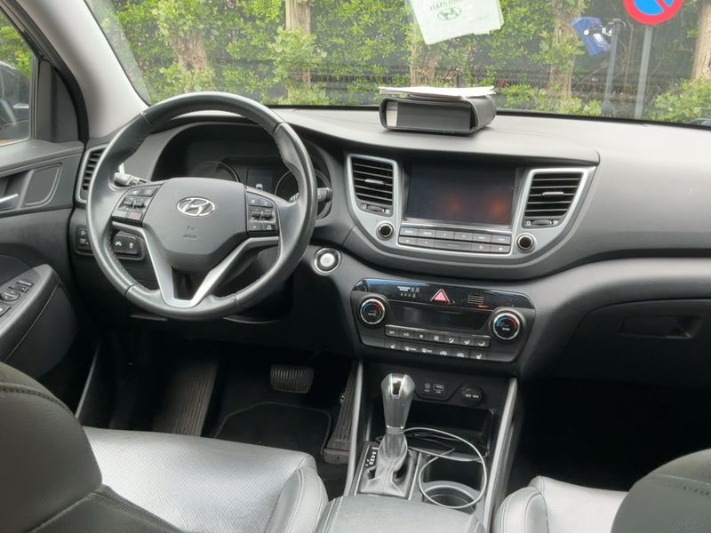 Hyundai Tucson 1.7 CRDi Style blue 2WD 2017 – снимка 17