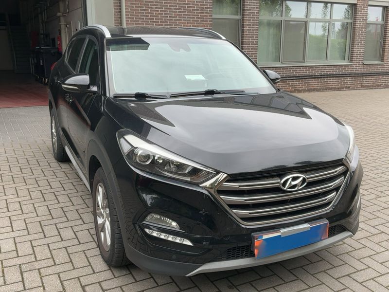 Hyundai Tucson 1.7 CRDi Style blue 2WD 2017 – снимка 12