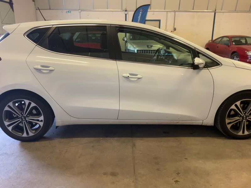 Kia cee'd 1.6 TGDI GT 2016 – снимка 10