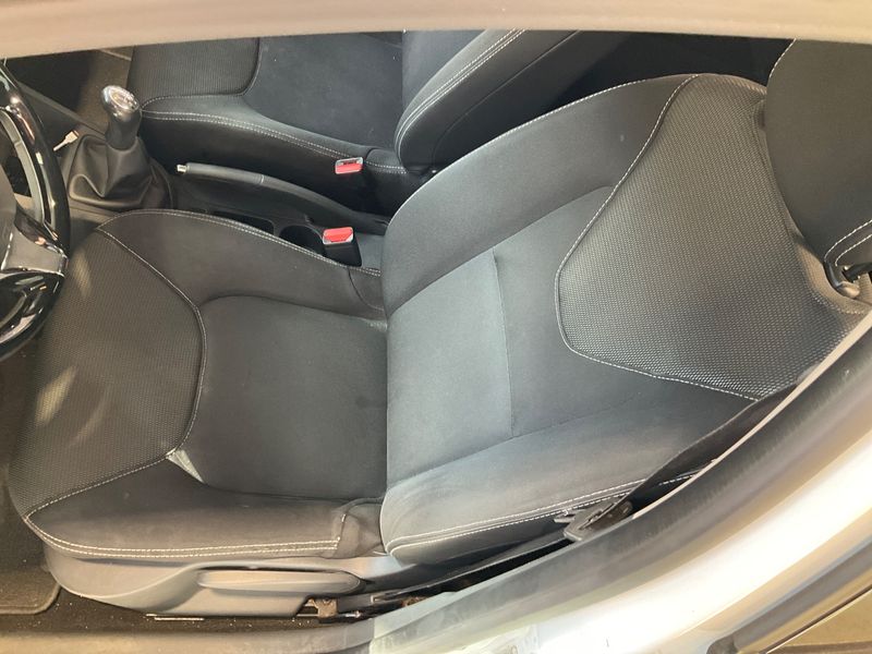 Renault Clio 1.2 Paris 2014 – снимка 29