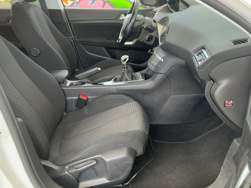 Peugeot 308 1.2 e-THP Style 2018 – снимка 16