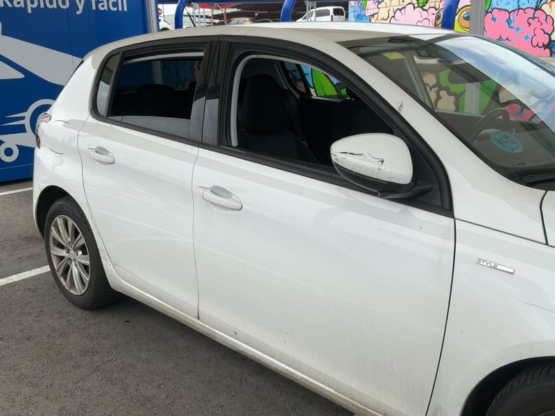 Peugeot 308 1.2 e-THP Style 2018 – снимка 10