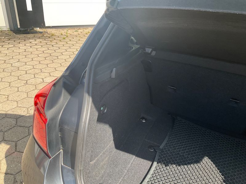 BMW 1er 118d M Sport 2016 – снимка 30