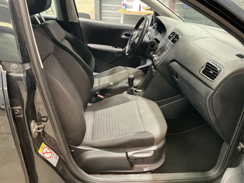 Volkswagen Polo 1.6 TDI Comfortline BlueMotion Tech 2011 – снимка 3