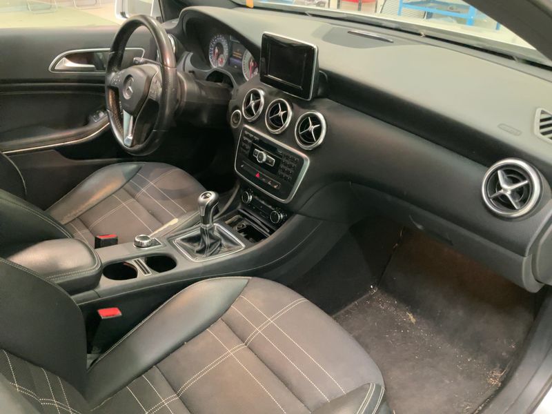 Mercedes-Benz A-Klasse A 180 CDI BlueEfficiency Urban 2014 – снимка 17