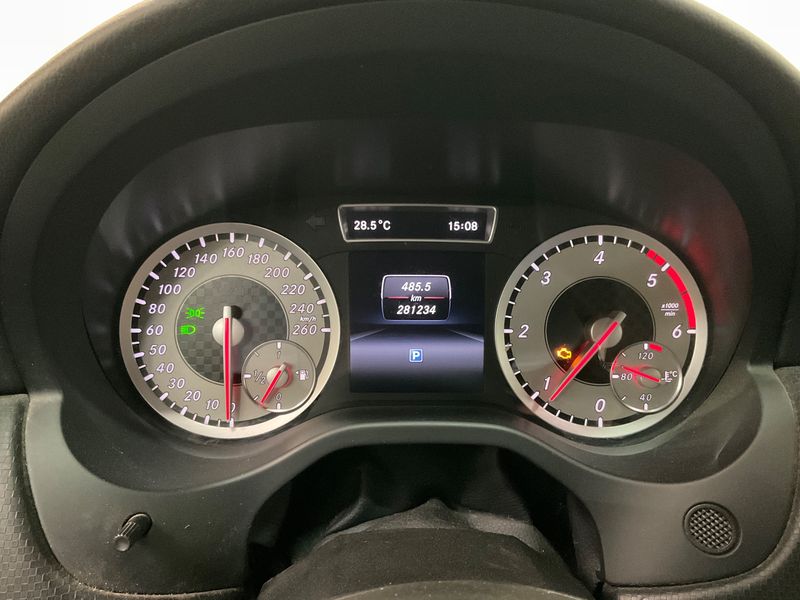 Mercedes-Benz A-Klasse A 180 CDI BlueEfficiency Urban 2014 – снимка 18