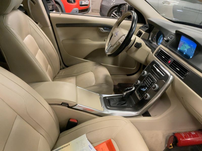Volvo V70 2.0 D3 Momentum 2015 – снимка 16