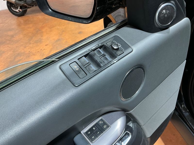 Land Rover Range Rover Sport 3.0 SD V6 Hybrid HSE 2015 – снимка 28