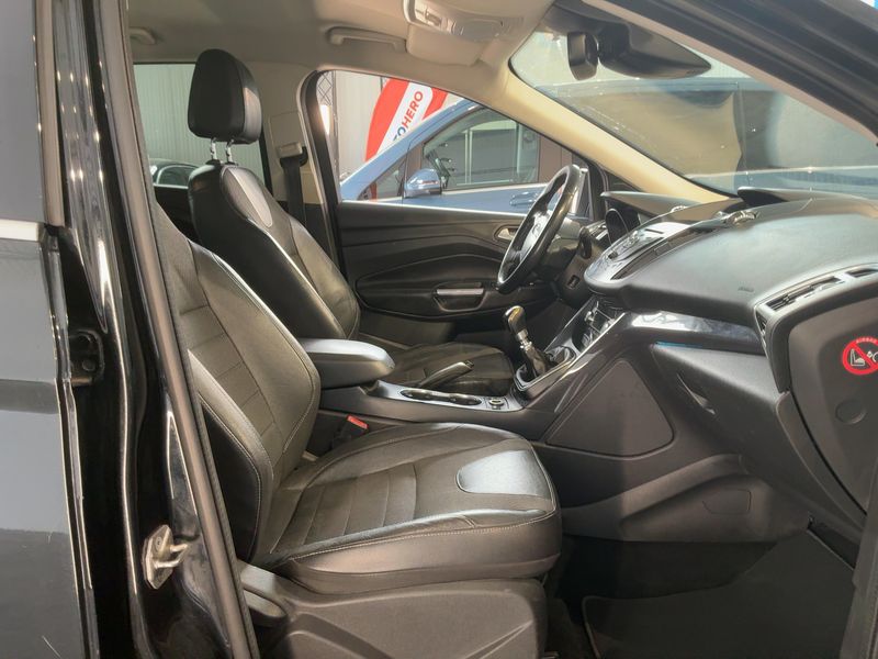 Ford Kuga 2.0 TDCi Titanium 2014 – снимка 16