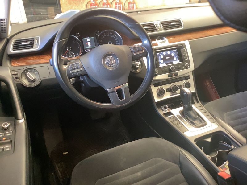 Volkswagen Passat 1.6 TDI Highline BlueMotion Tech 2013 – снимка 17