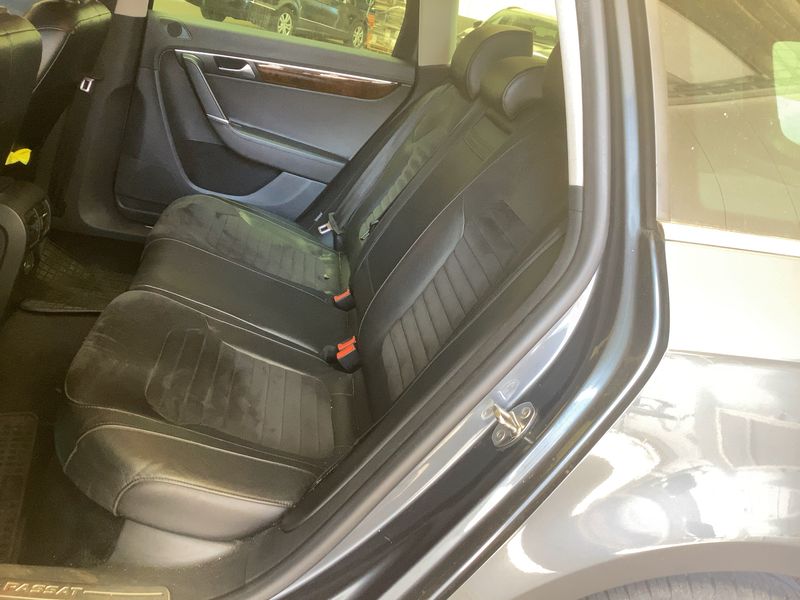 Volkswagen Passat 1.6 TDI Highline BlueMotion Tech 2013 – снимка 19