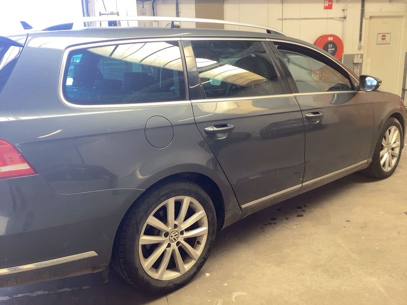 Volkswagen Passat 1.6 TDI Highline BlueMotion Tech 2013 – снимка 10