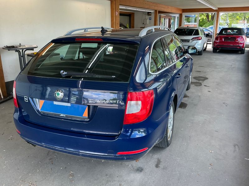 Skoda Superb 2.0 TDI Ambition 2010 – снимка 2