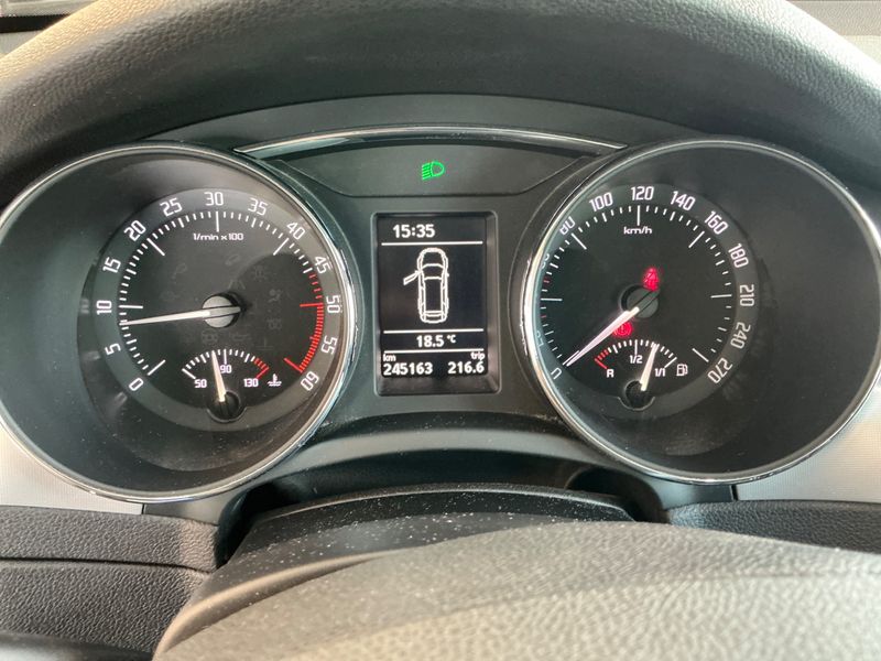 Skoda Superb 2.0 TDI Ambition 2010 – снимка 4