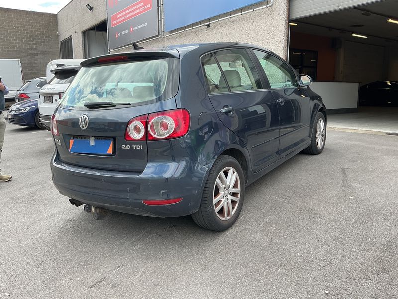 Volkswagen Golf VI Plus 2.0 TDI Highline 2010 – снимка 2