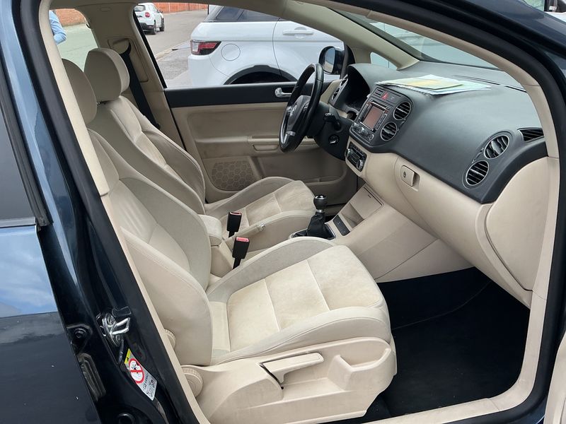 Volkswagen Golf VI Plus 2.0 TDI Highline 2010 – снимка 3