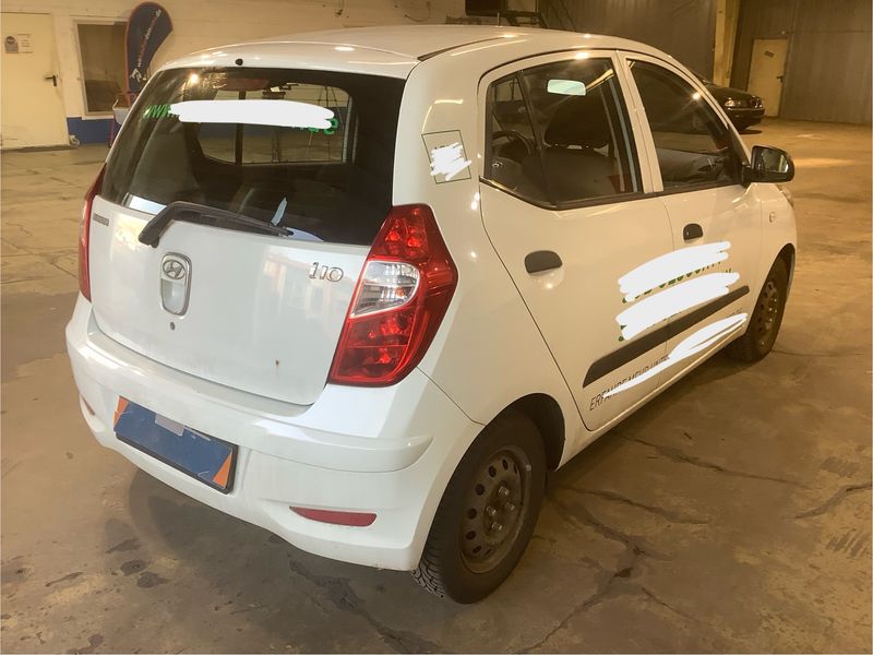 Hyundai i10 1.1 FIFA WM Edition 2011 – снимка 2