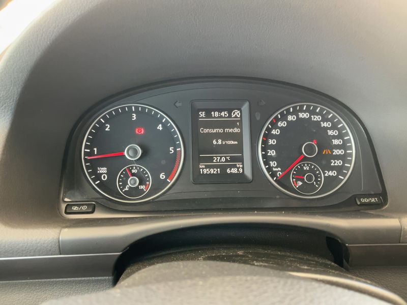 Volkswagen Touran 2.0 TDI Advance BlueMotion Tech 2014 – снимка 18