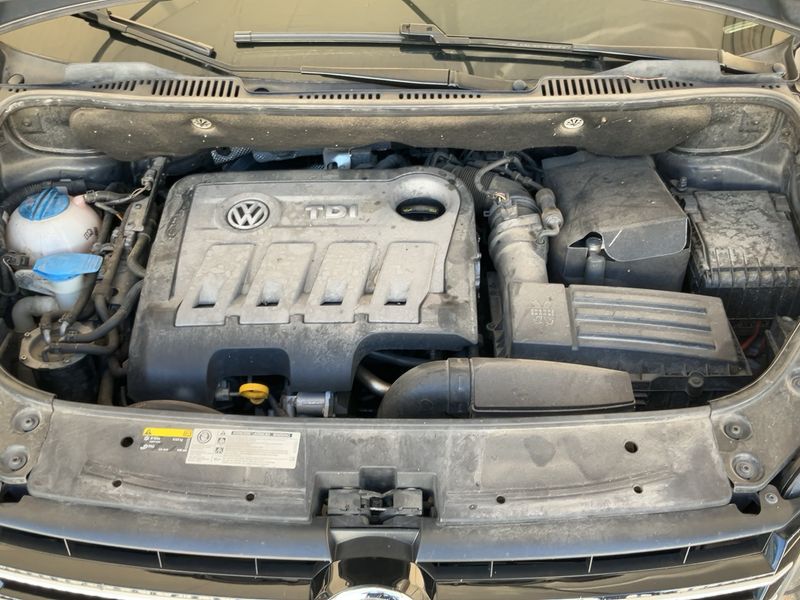 Volkswagen Touran 2.0 TDI Advance BlueMotion Tech 2014 – снимка 38