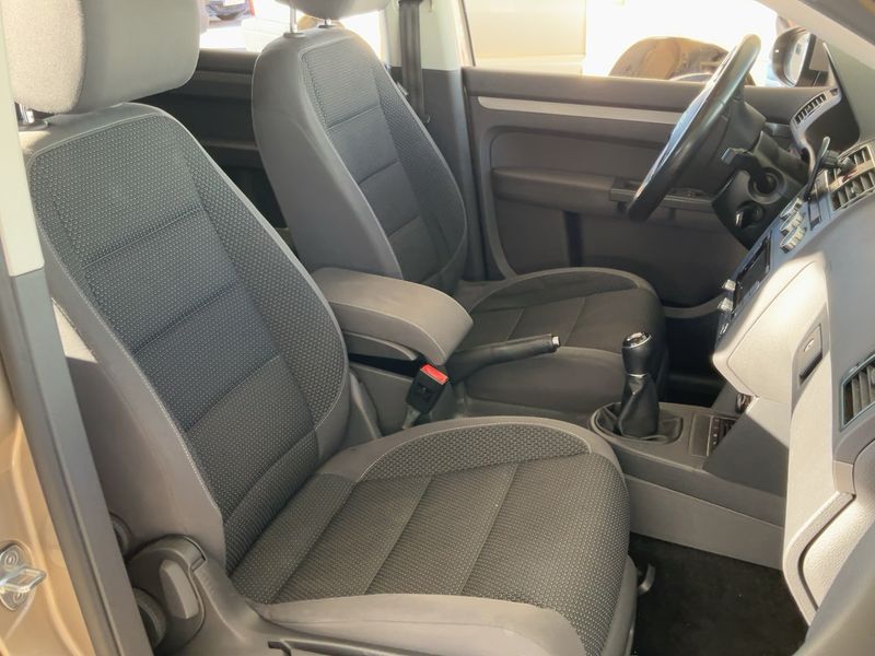 Volkswagen Touran 2.0 TDI Advance BlueMotion Tech 2014 – снимка 16
