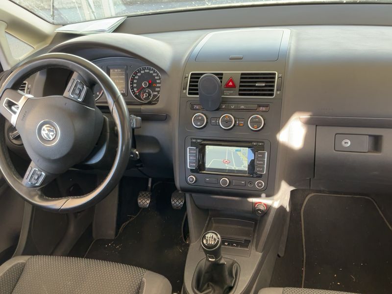 Volkswagen Touran 2.0 TDI Advance BlueMotion Tech 2014 – снимка 17